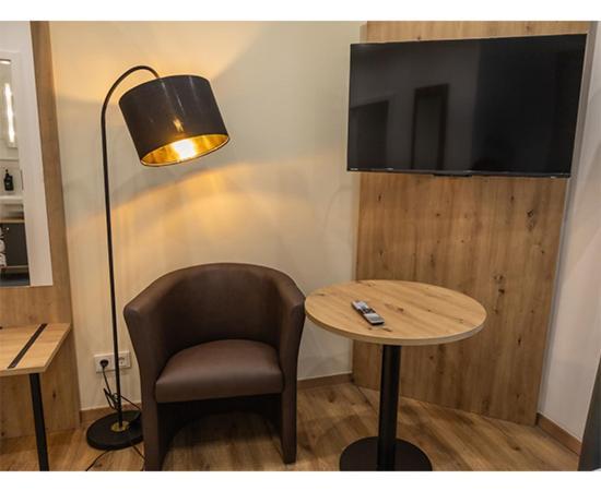 Hln Apartments Am Bahnhof Saarbrucken Bagian luar foto