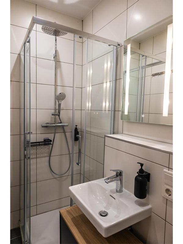 Hln Apartments Am Bahnhof Saarbrucken Bagian luar foto