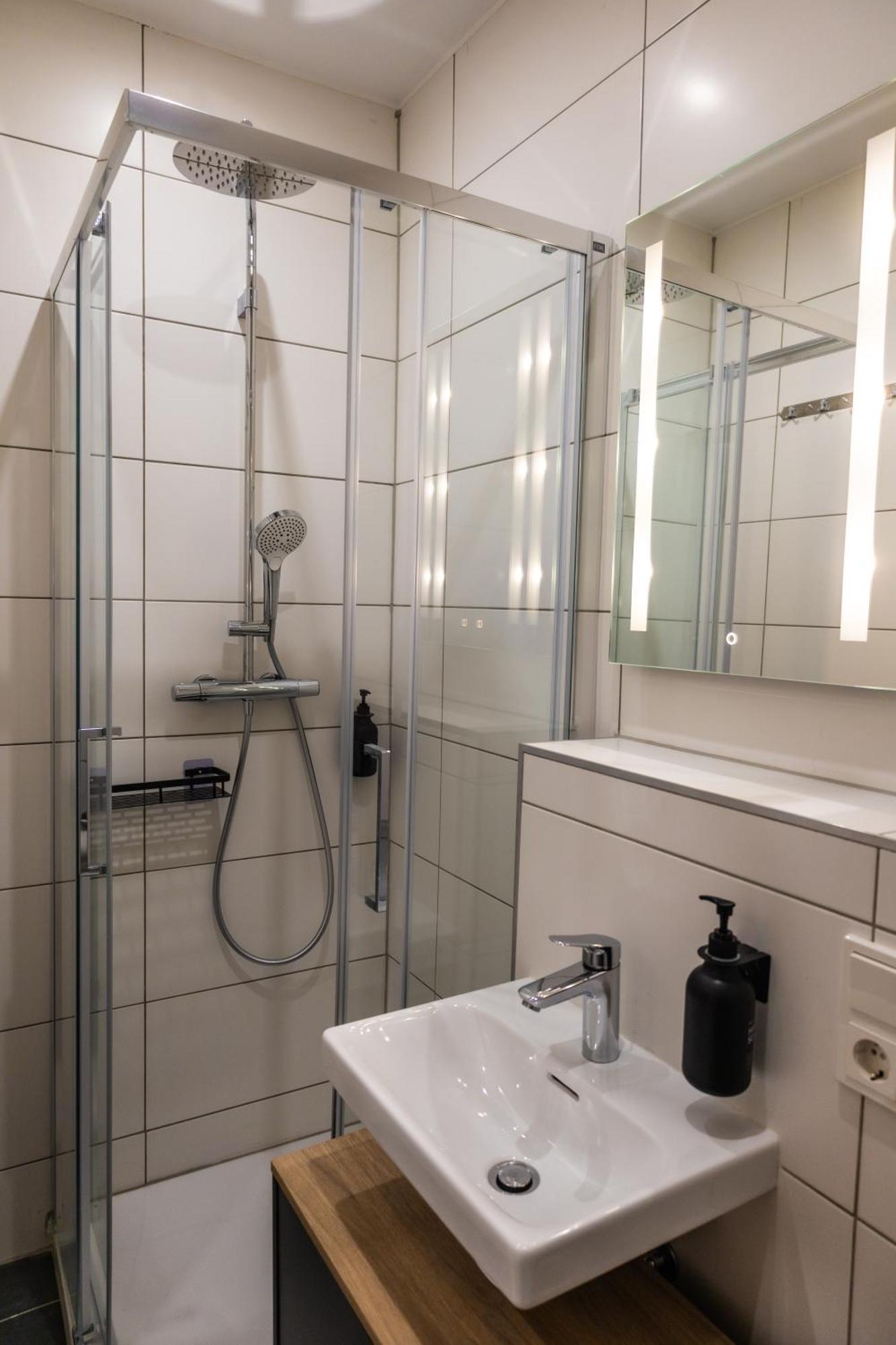 Hln Apartments Am Bahnhof Saarbrucken Bagian luar foto